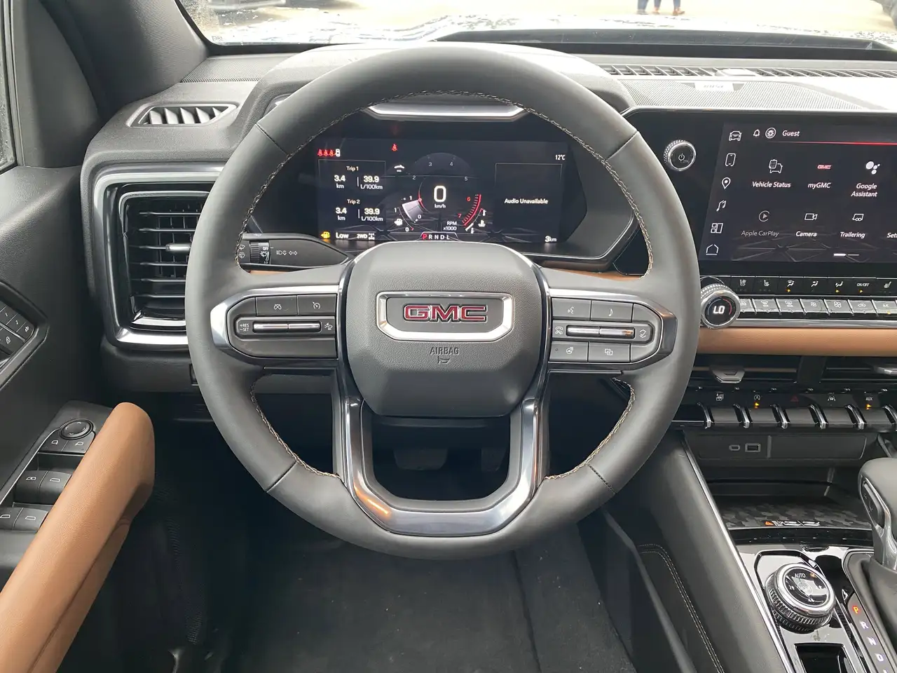 GMC Canyon photo GMC Canyon