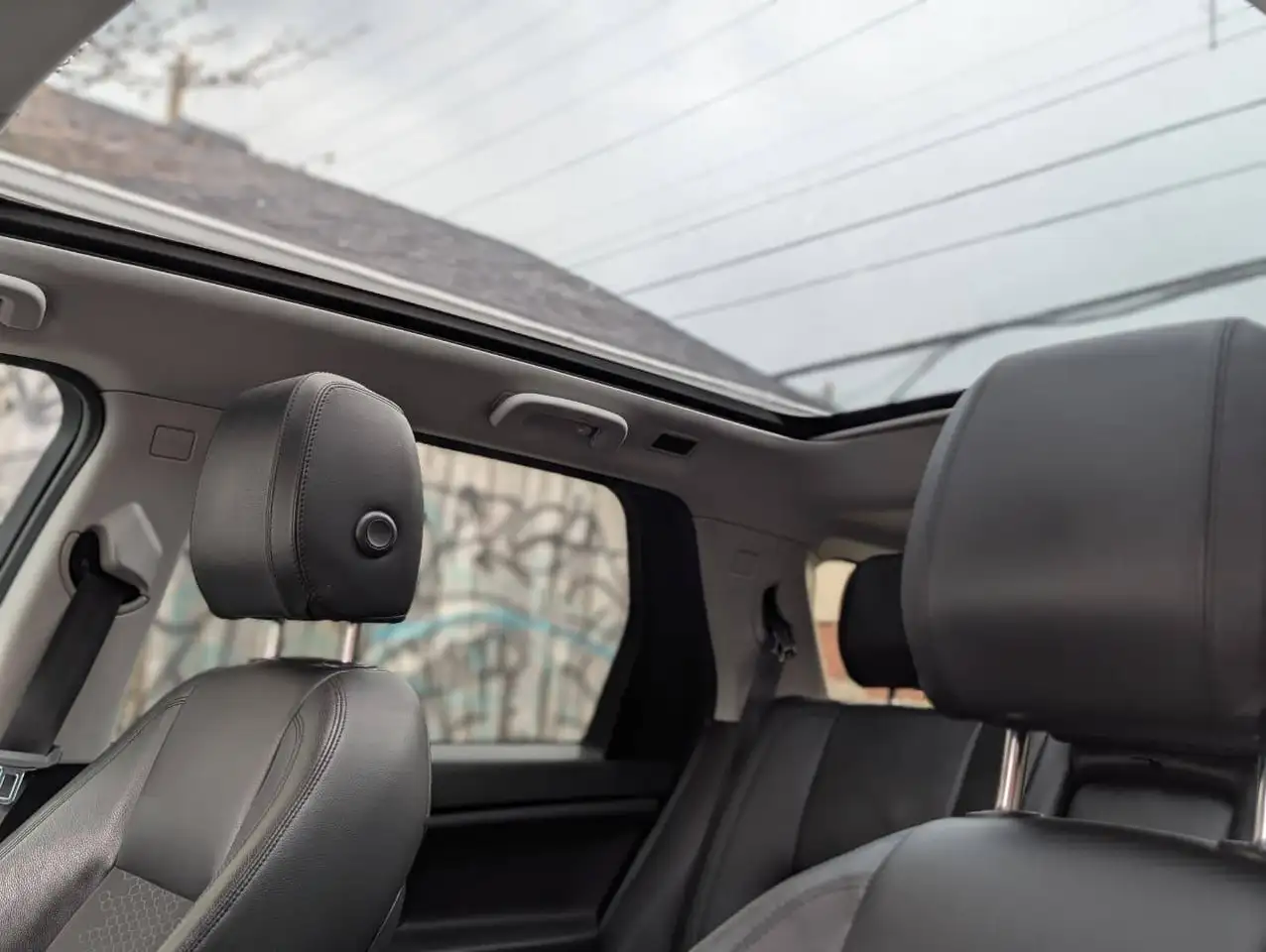 Land Rover Discovery Sport снимка Land Rover Discovery Sport