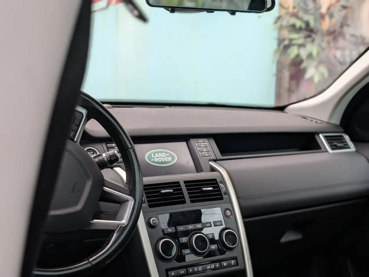 Land Rover Discovery Sport снимка Land Rover Discovery Sport