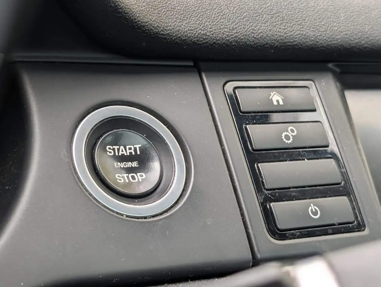 Land Rover Discovery Sport снимка Land Rover Discovery Sport