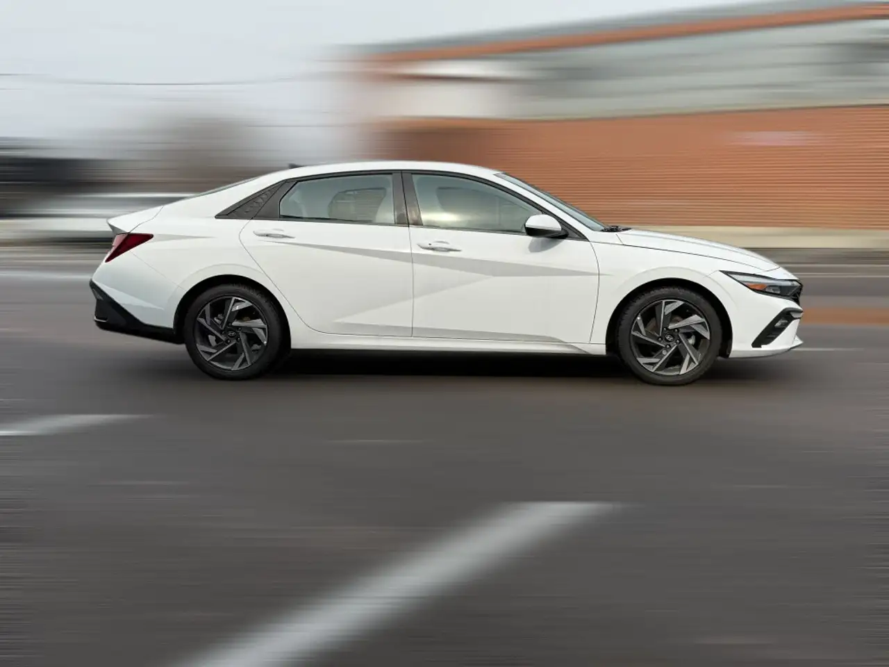 Hyundai ELANTRA снимка Hyundai ELANTRA