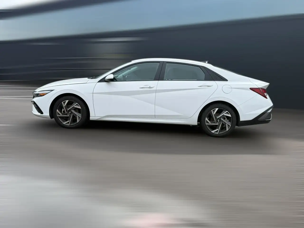 Hyundai ELANTRA снимка Hyundai ELANTRA
