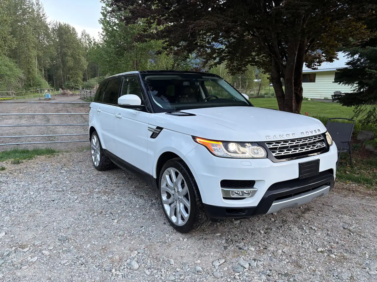 Land Rover Range Rover Sport снимка Land Rover Range Rover Sport