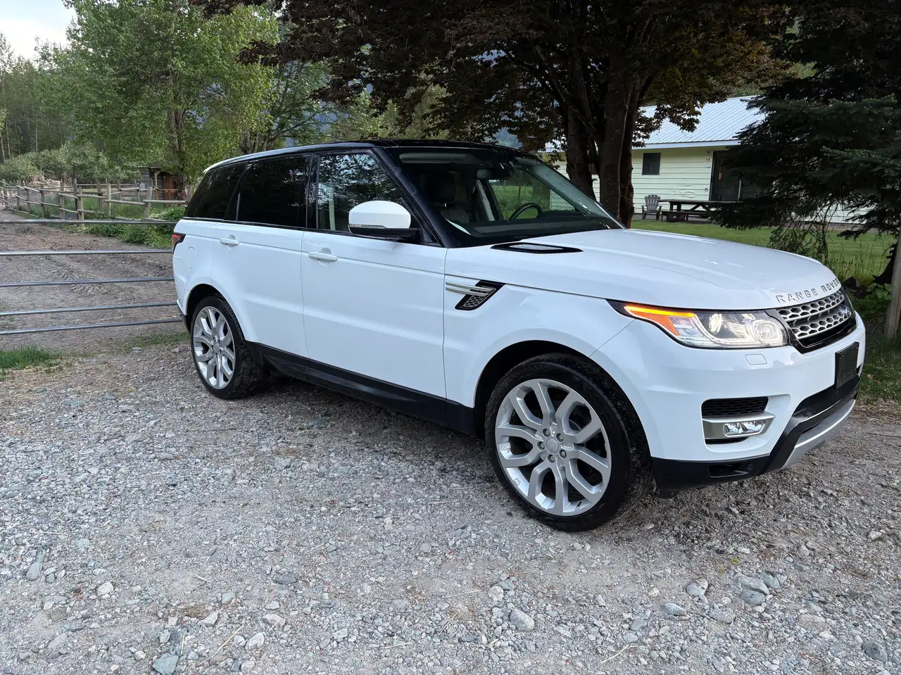 Land Rover Range Rover Sport снимка Land Rover Range Rover Sport