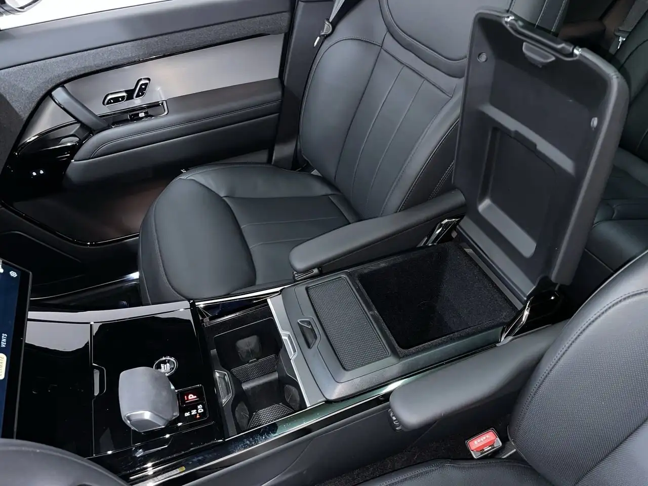 Land Rover Range Rover Sport снимка Land Rover Range Rover Sport