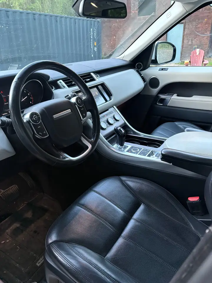 Land Rover Range Rover Sport снимка Land Rover Range Rover Sport