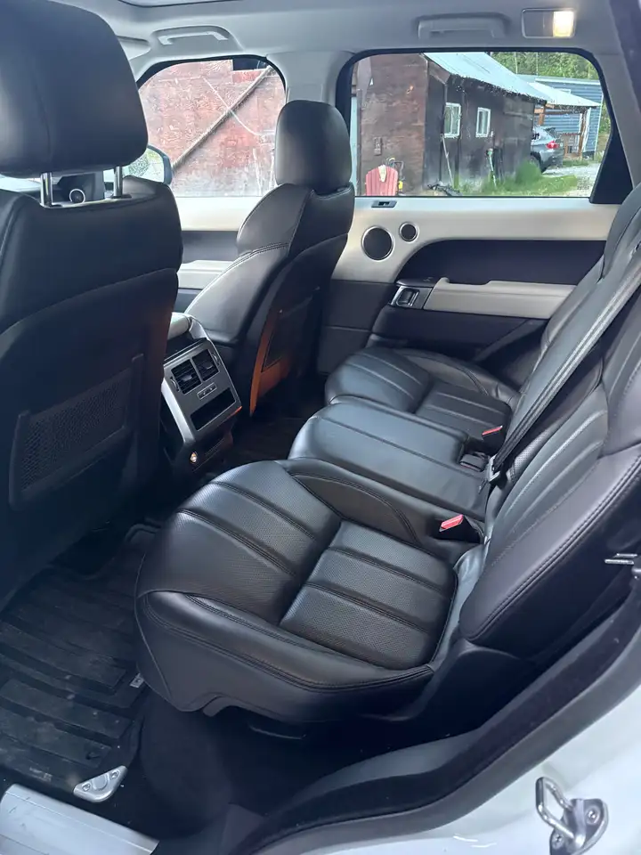 Land Rover Range Rover Sport снимка Land Rover Range Rover Sport