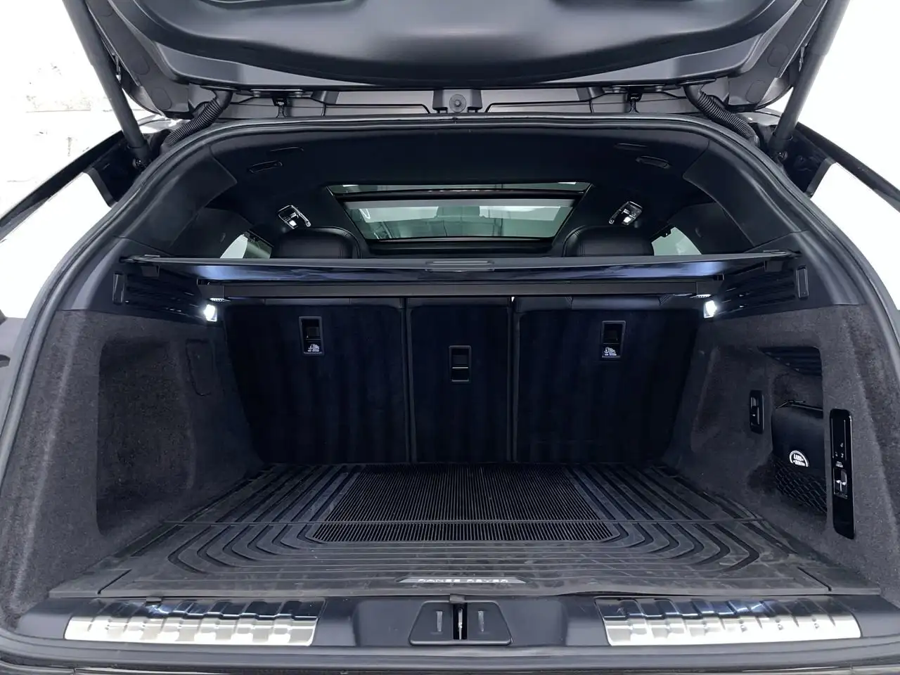 Land Rover Range Rover Sport снимка Land Rover Range Rover Sport
