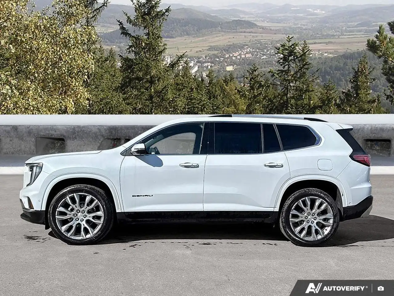 GMC Acadia снимка GMC Acadia