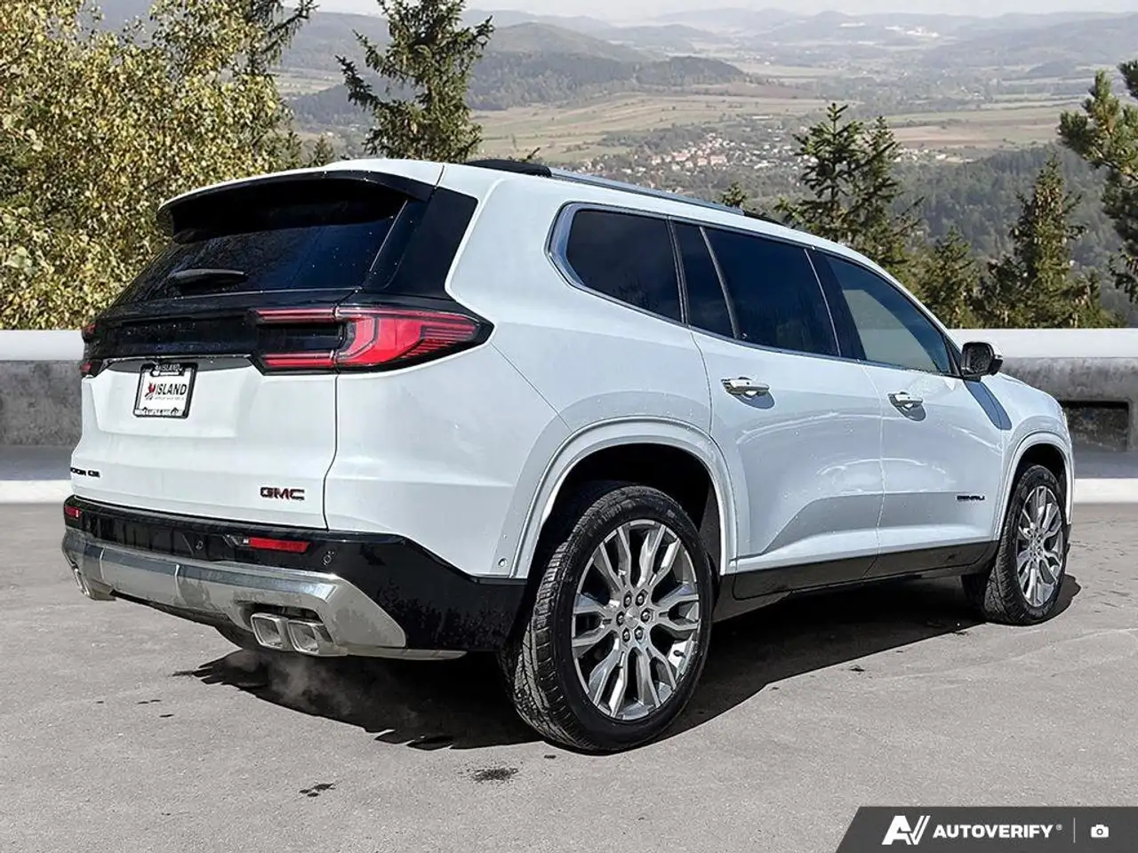 GMC Acadia снимка GMC Acadia