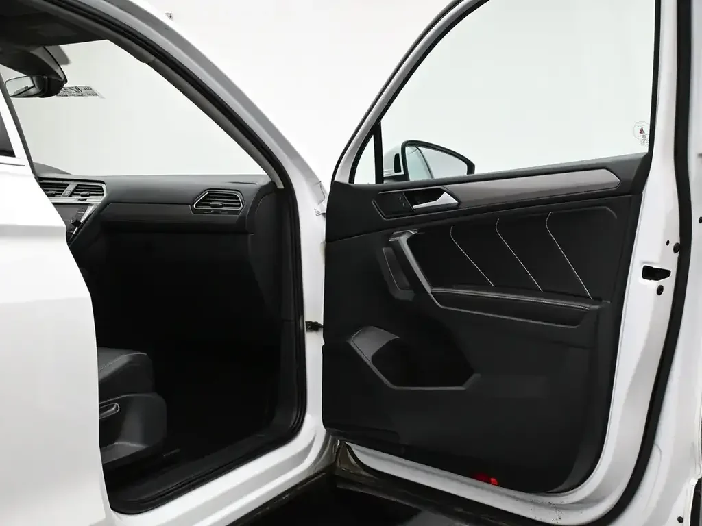 Volkswagen Tiguan снимка Volkswagen Tiguan