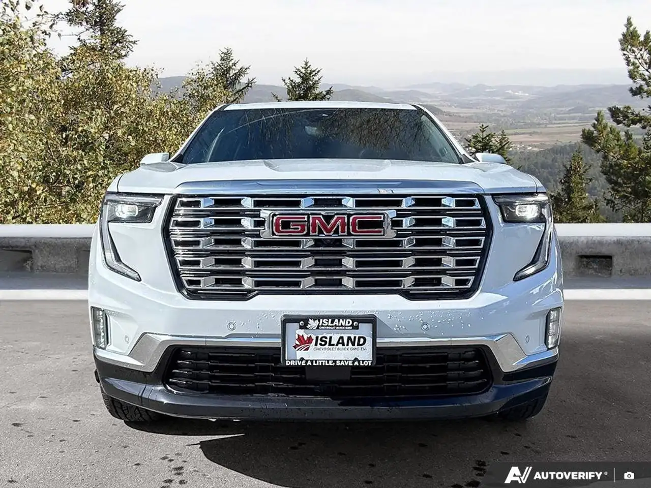 GMC Acadia снимка GMC Acadia