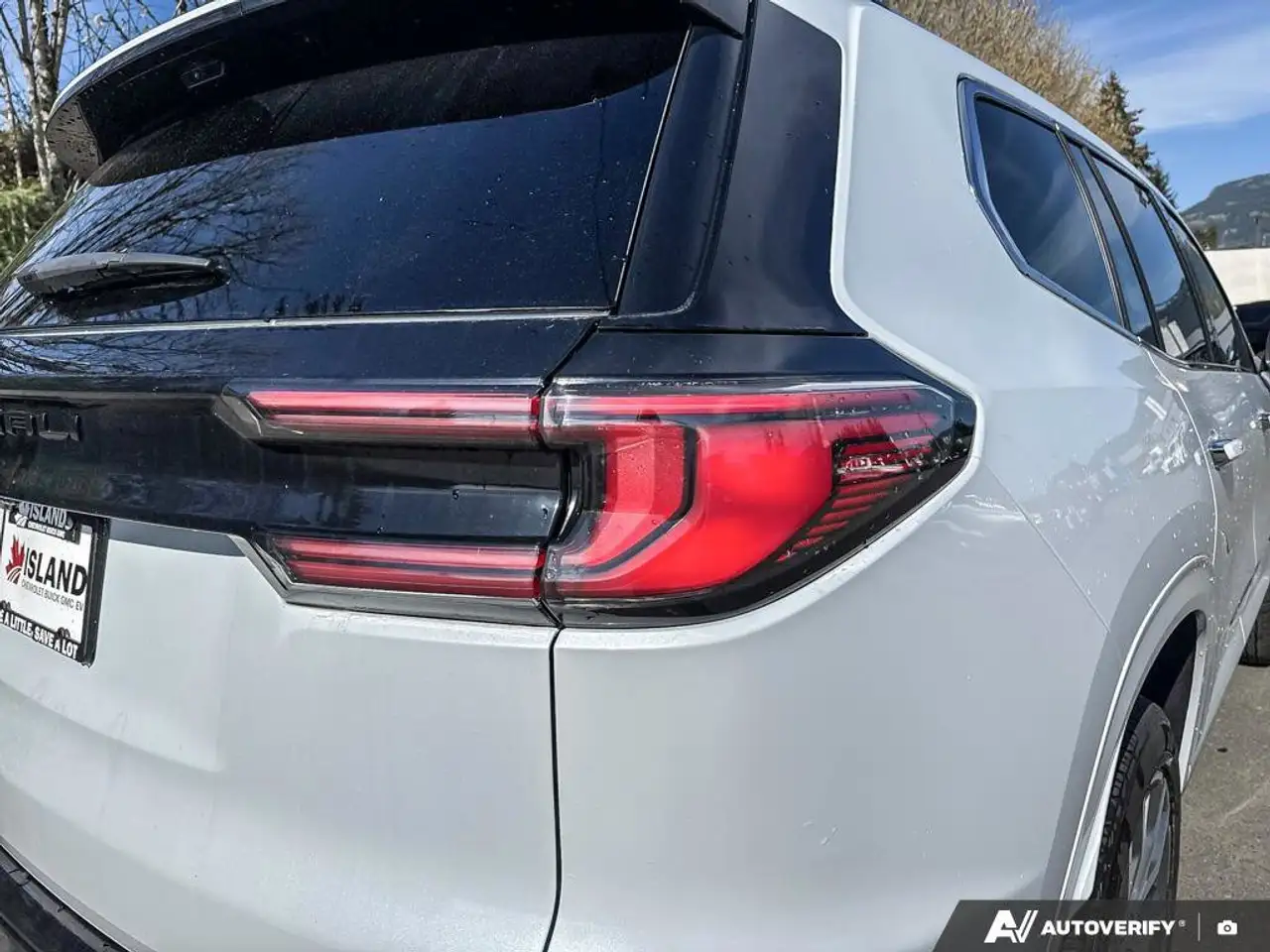 GMC Acadia снимка GMC Acadia