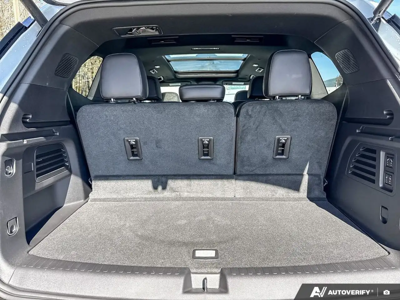 GMC Acadia снимка GMC Acadia