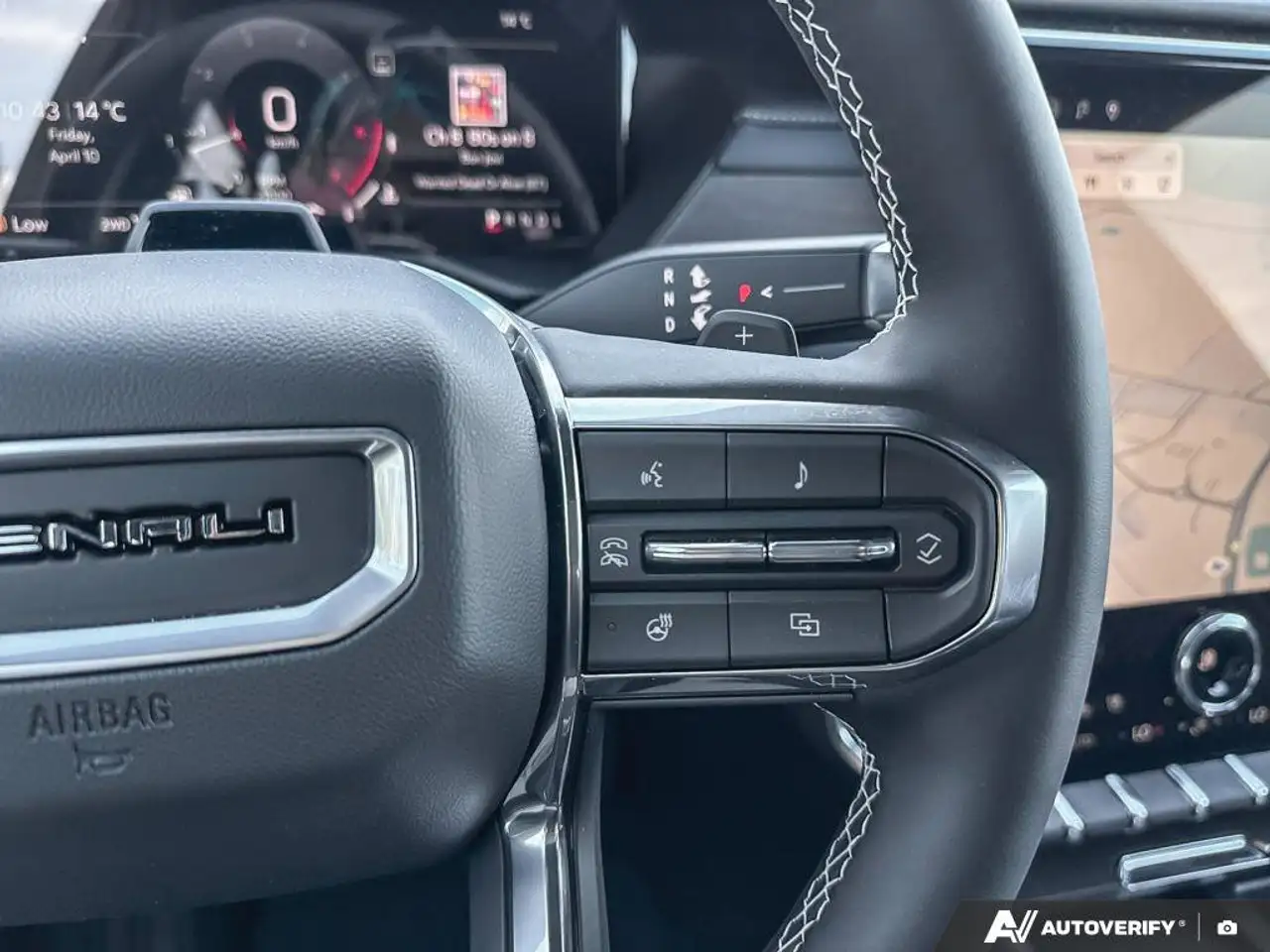 GMC Acadia снимка GMC Acadia
