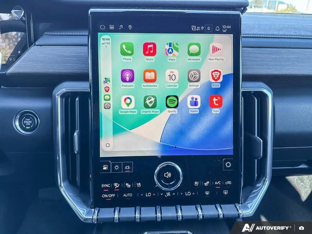 GMC Acadia снимка GMC Acadia