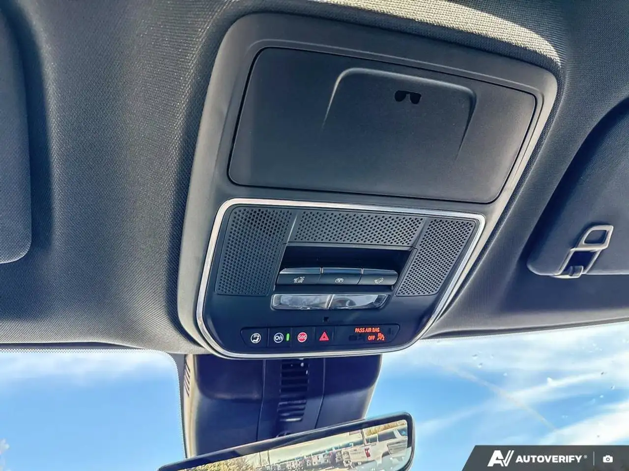 GMC Acadia снимка GMC Acadia