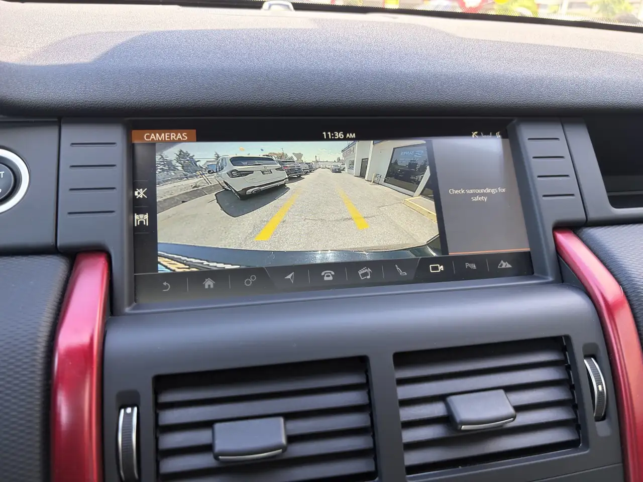 Land Rover Discovery Sport photo Land Rover Discovery Sport
