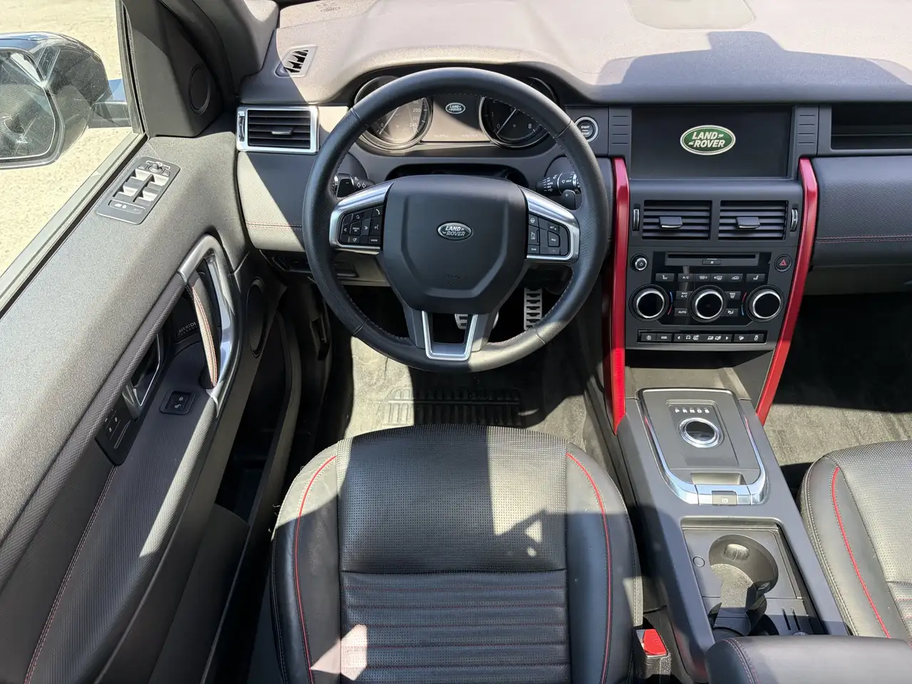 Land Rover Discovery Sport photo Land Rover Discovery Sport