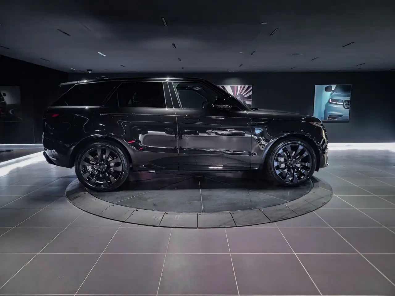 Land Rover Range Rover Sport снимка Land Rover Range Rover Sport