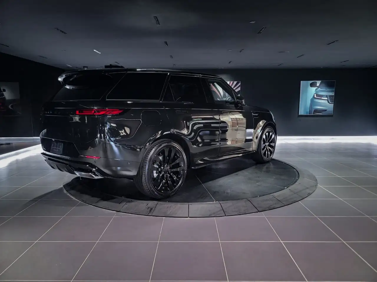 Land Rover Range Rover Sport снимка Land Rover Range Rover Sport