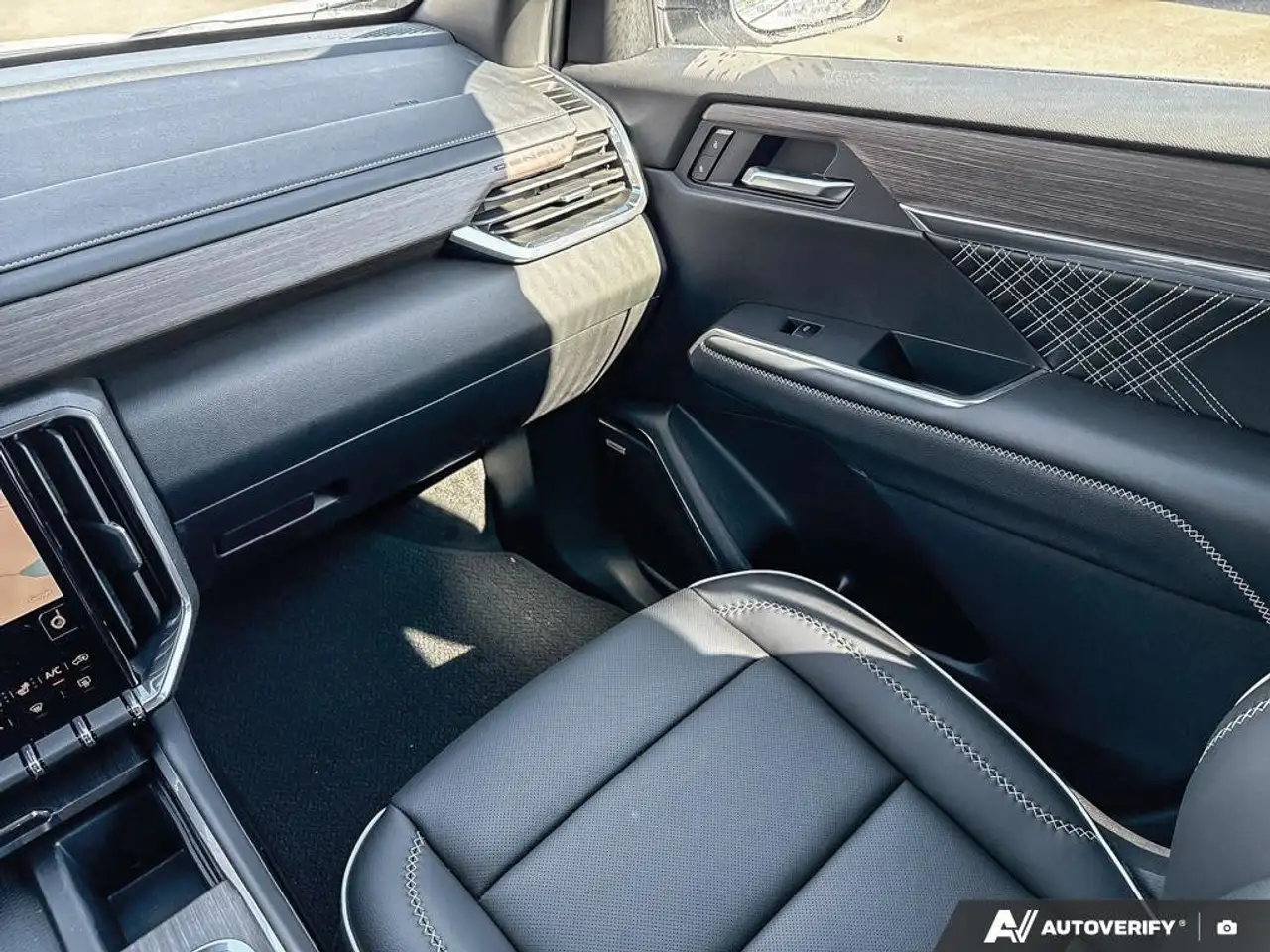 GMC Acadia снимка GMC Acadia