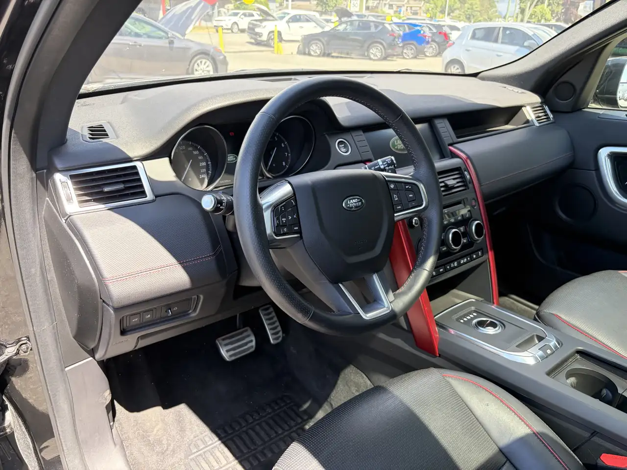 Land Rover Discovery Sport photo Land Rover Discovery Sport