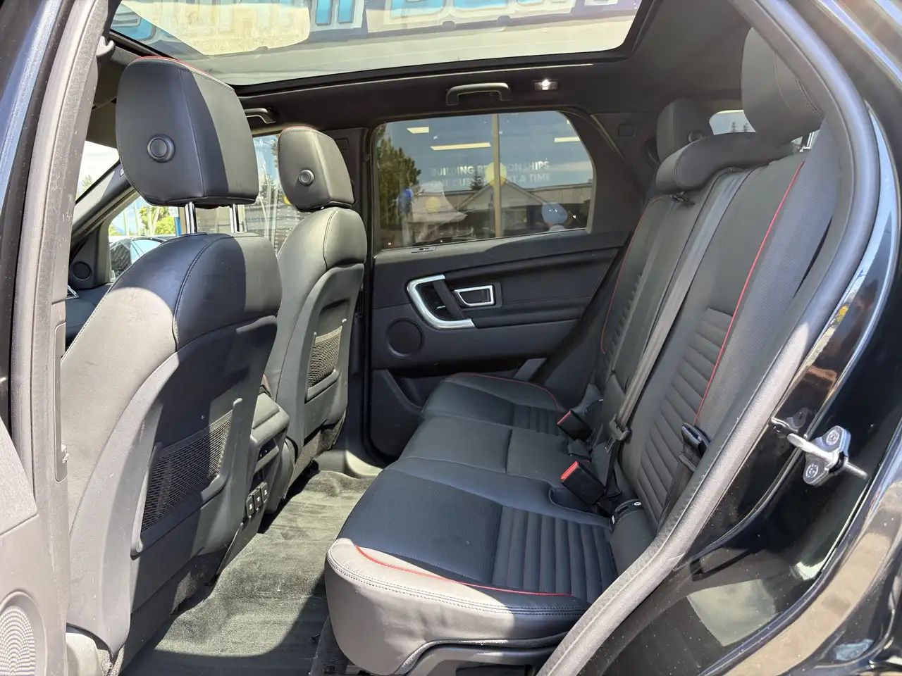 Land Rover Discovery Sport photo Land Rover Discovery Sport