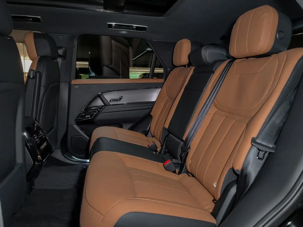 Land Rover Range Rover Sport снимка Land Rover Range Rover Sport