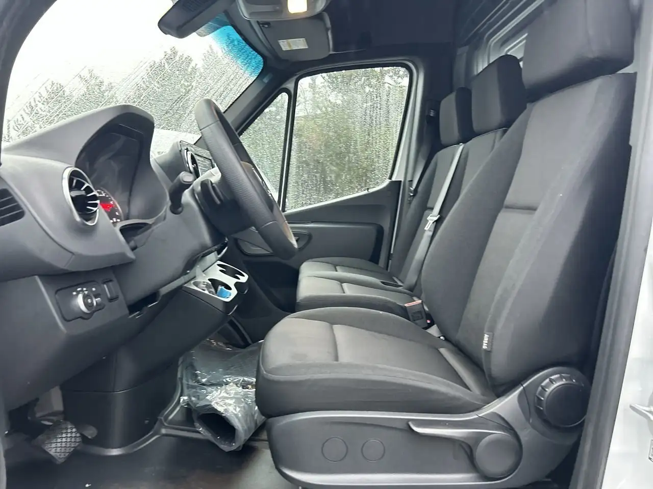 Mercedes-Benz Sprinter снимка Mercedes-Benz Sprinter