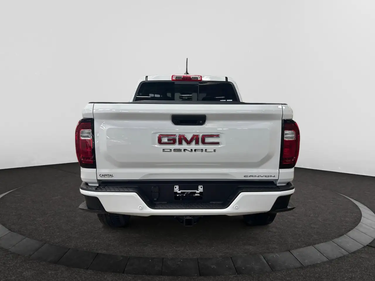 GMC Canyon снимка GMC Canyon