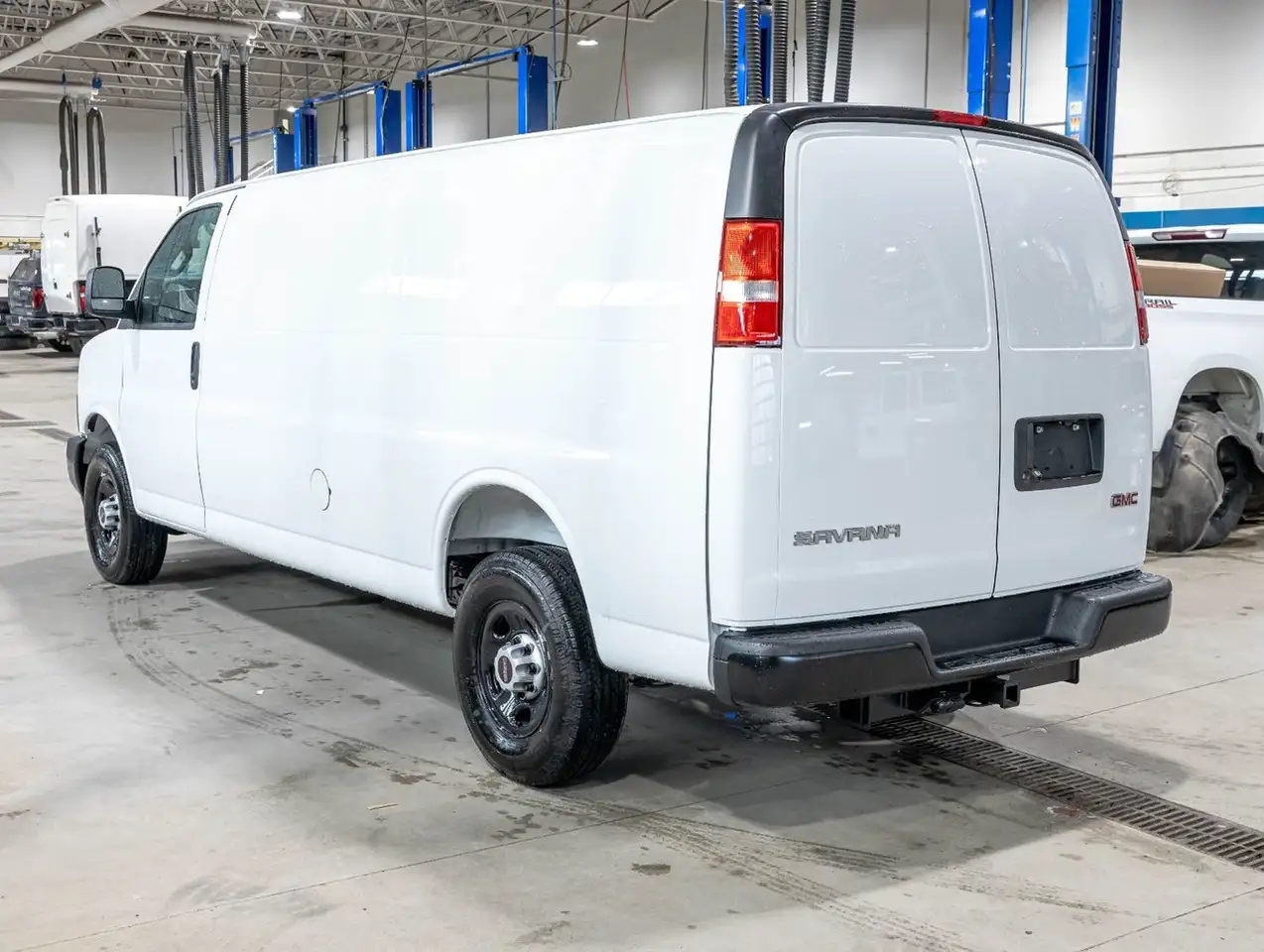 GMC Savana 2500 photo GMC Savana 2500