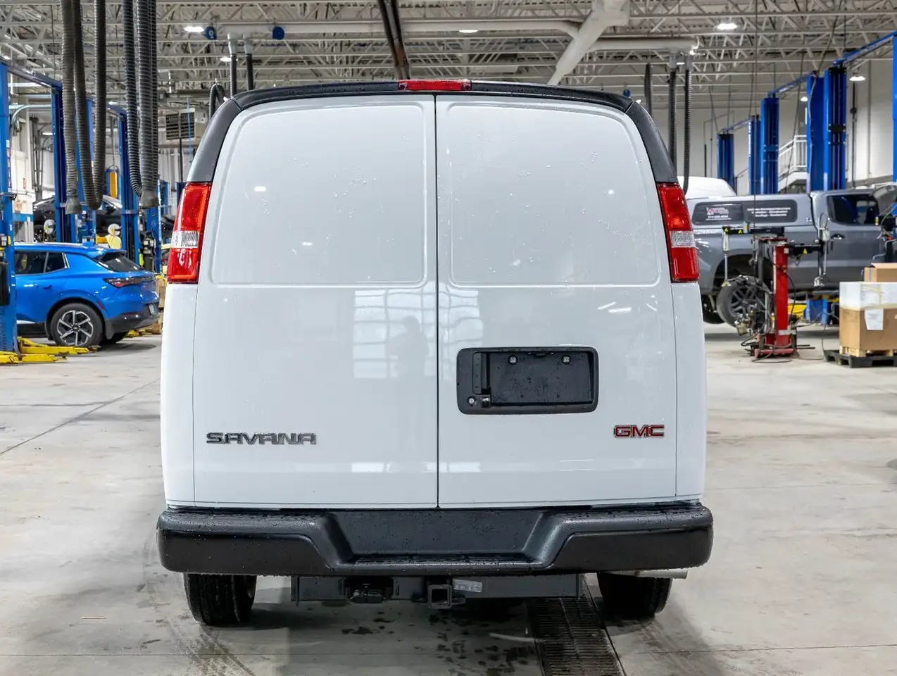 GMC Savana 2500 photo GMC Savana 2500