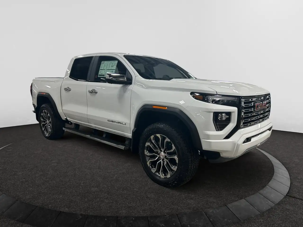 GMC Canyon снимка GMC Canyon