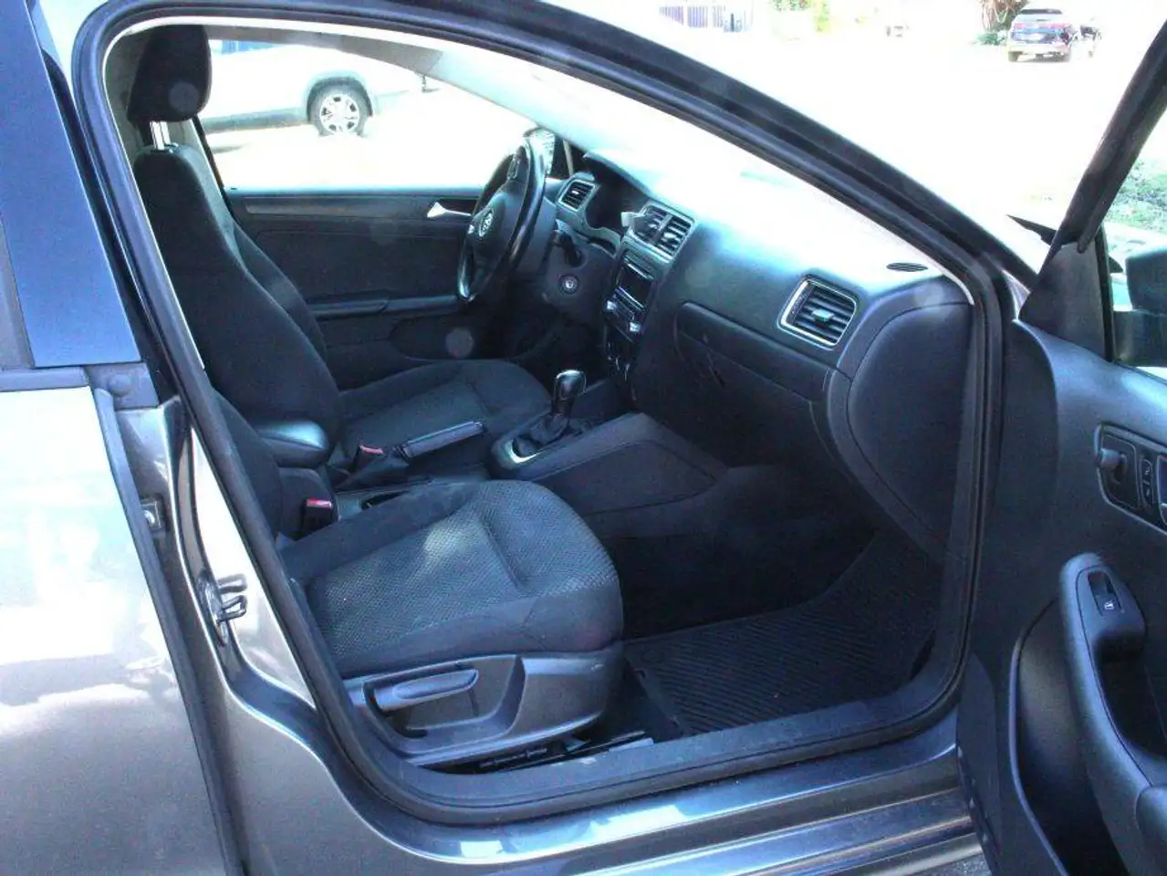 Volkswagen Jetta photo Volkswagen Jetta