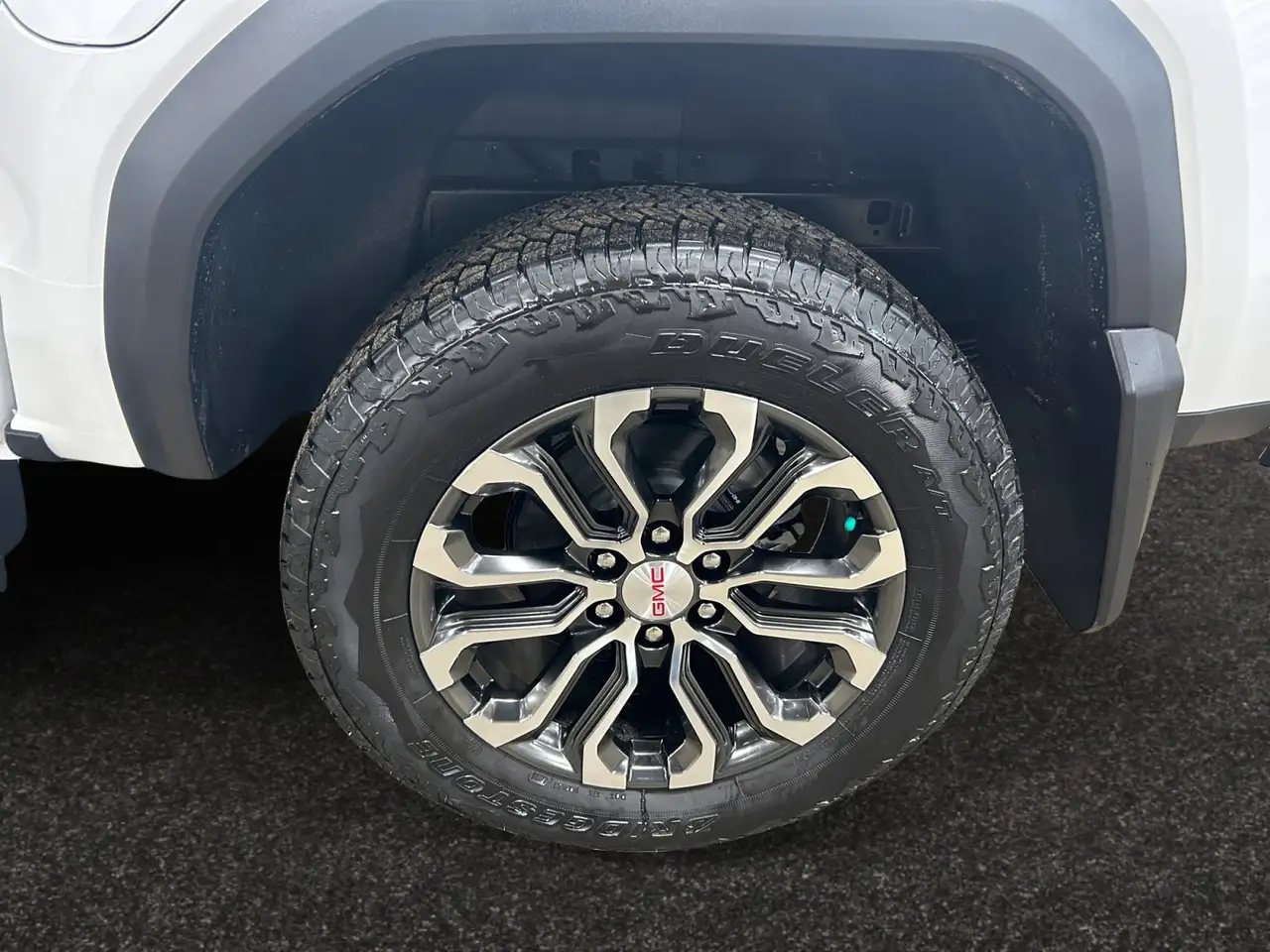 GMC Canyon снимка GMC Canyon