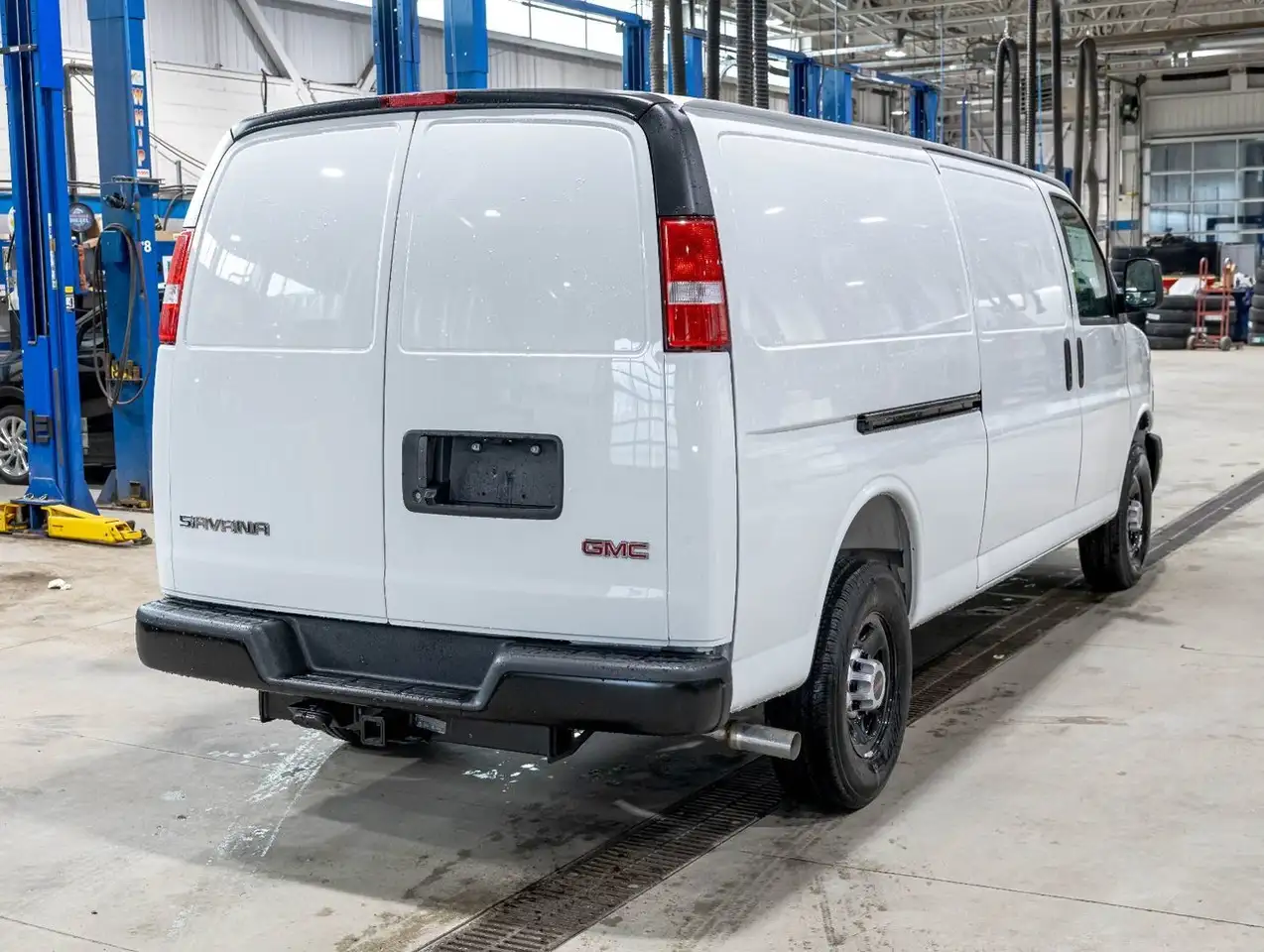 GMC Savana 2500 photo GMC Savana 2500