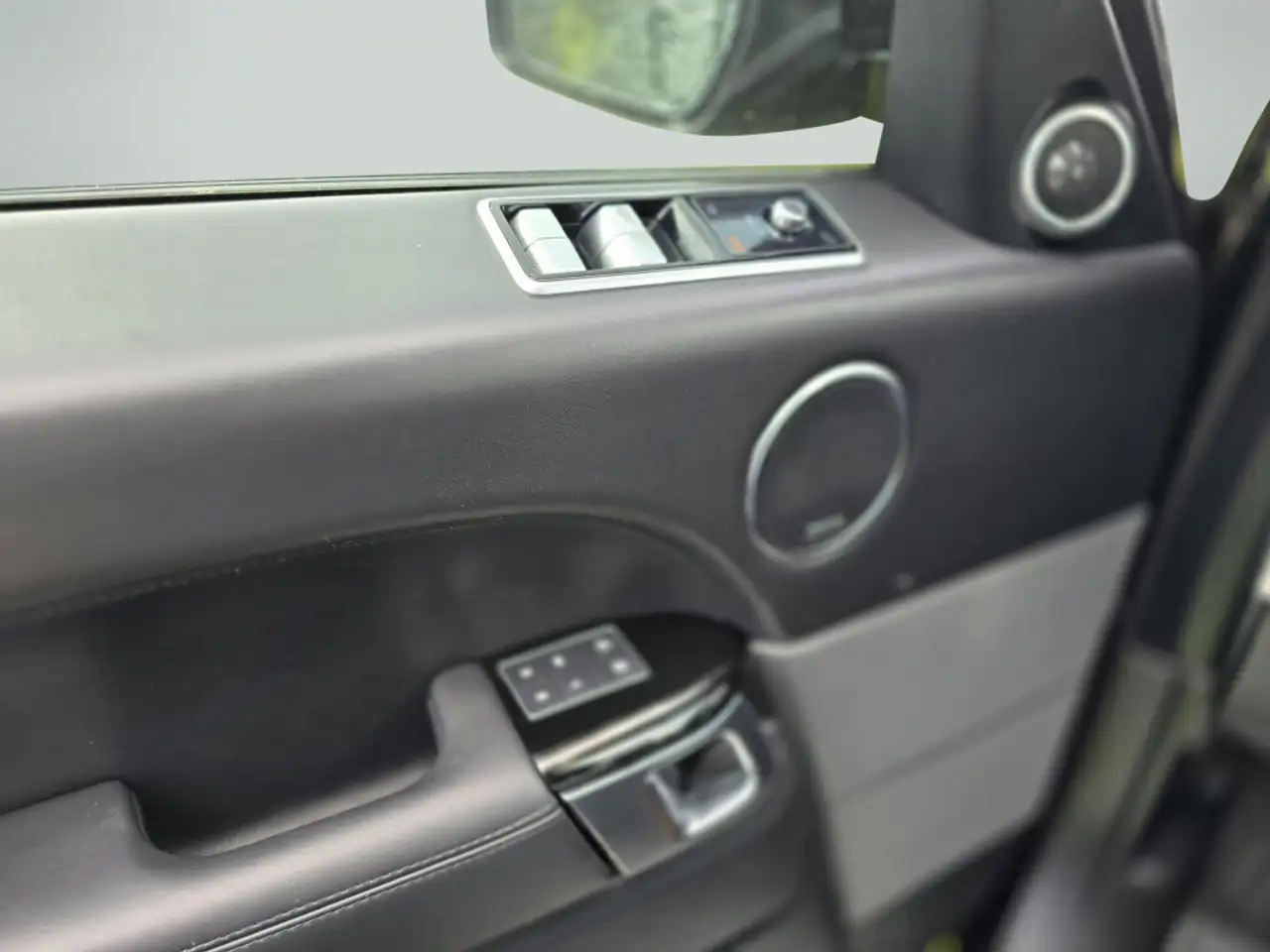 Land Rover Range Rover Sport снимка Land Rover Range Rover Sport