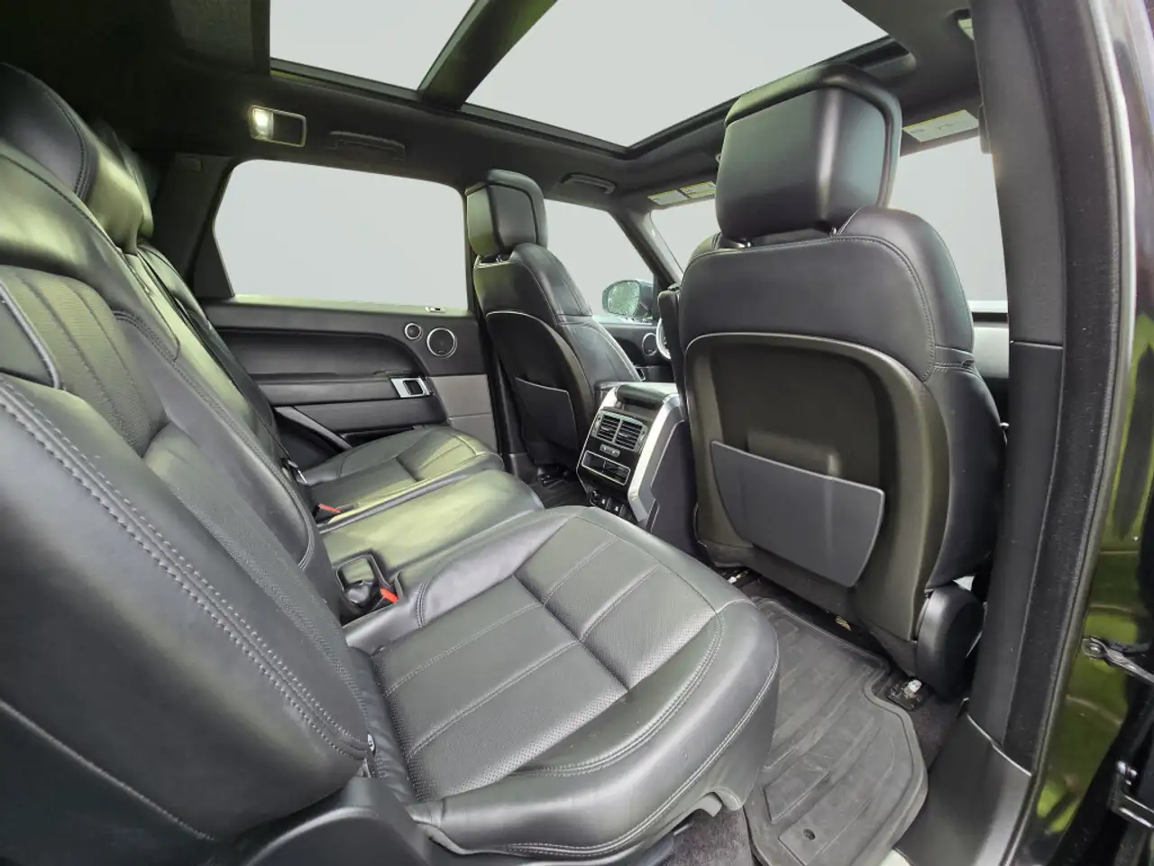 Land Rover Range Rover Sport снимка Land Rover Range Rover Sport