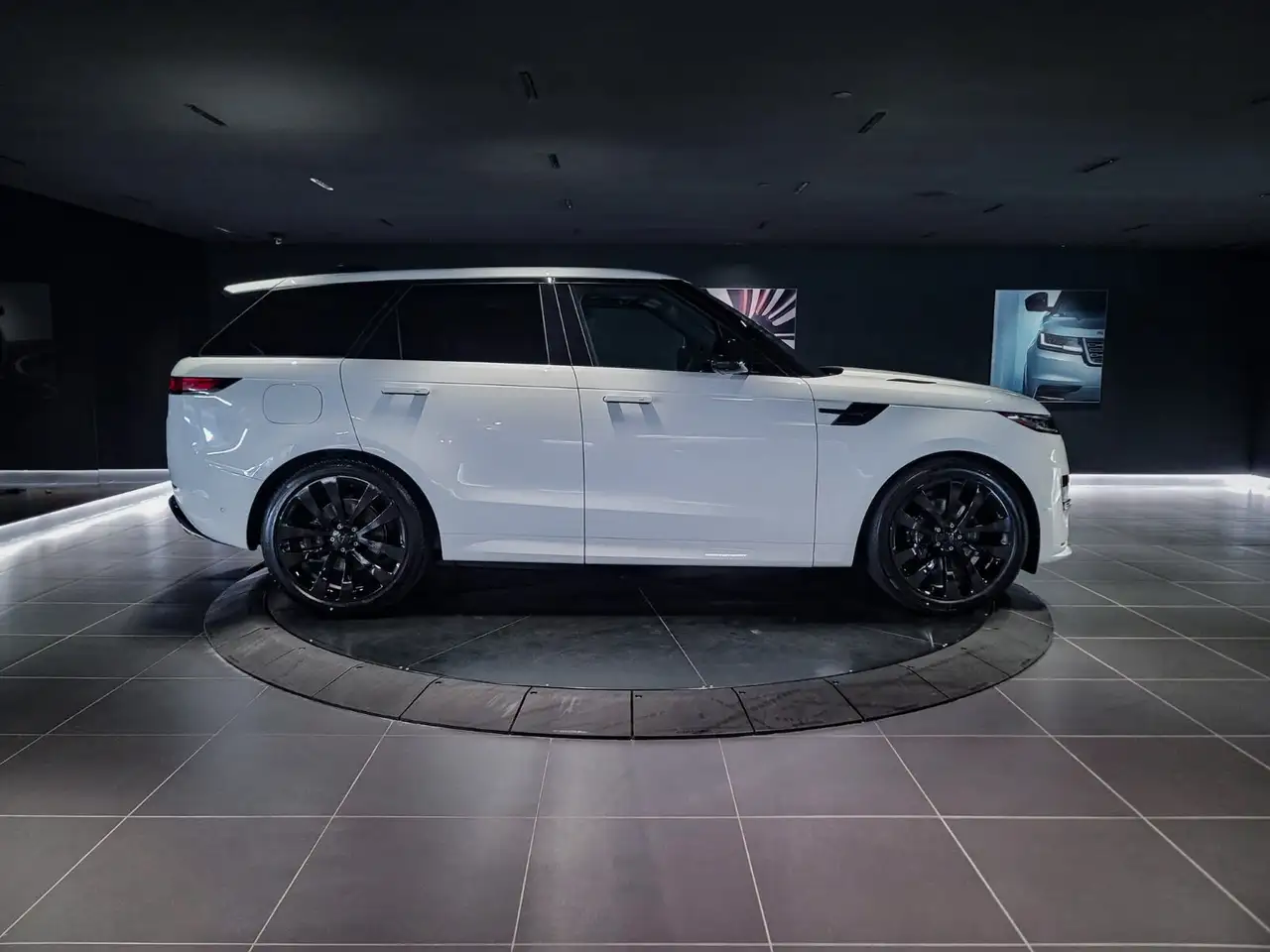 Land Rover Range Rover Sport снимка Land Rover Range Rover Sport