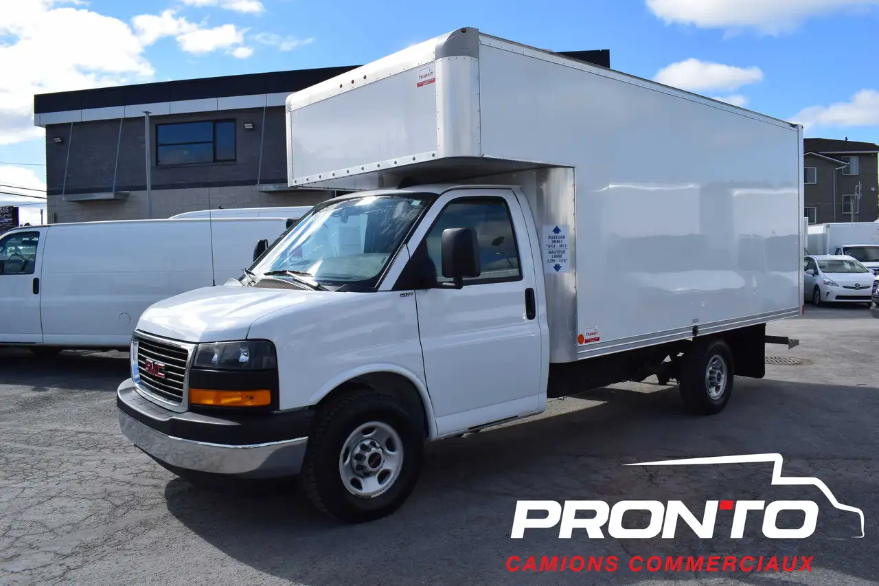 GMC Savana photo GMC Savana