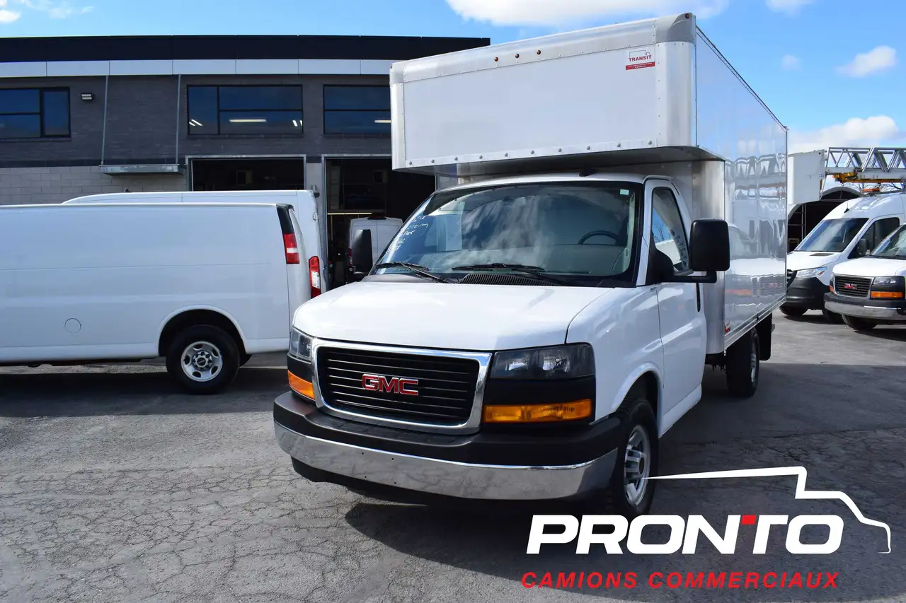 GMC Savana photo GMC Savana