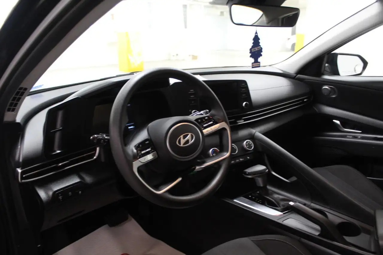 Hyundai ELANTRA снимка Hyundai ELANTRA