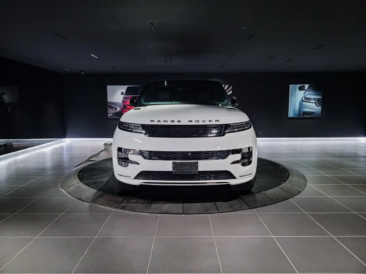 Land Rover Range Rover Sport снимка Land Rover Range Rover Sport