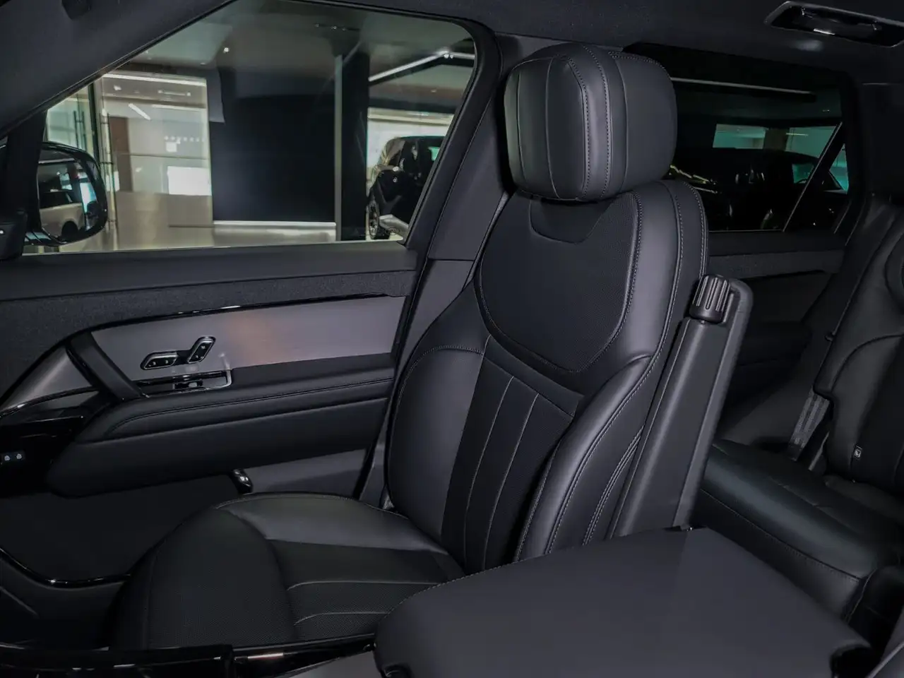 Land Rover Range Rover Sport снимка Land Rover Range Rover Sport