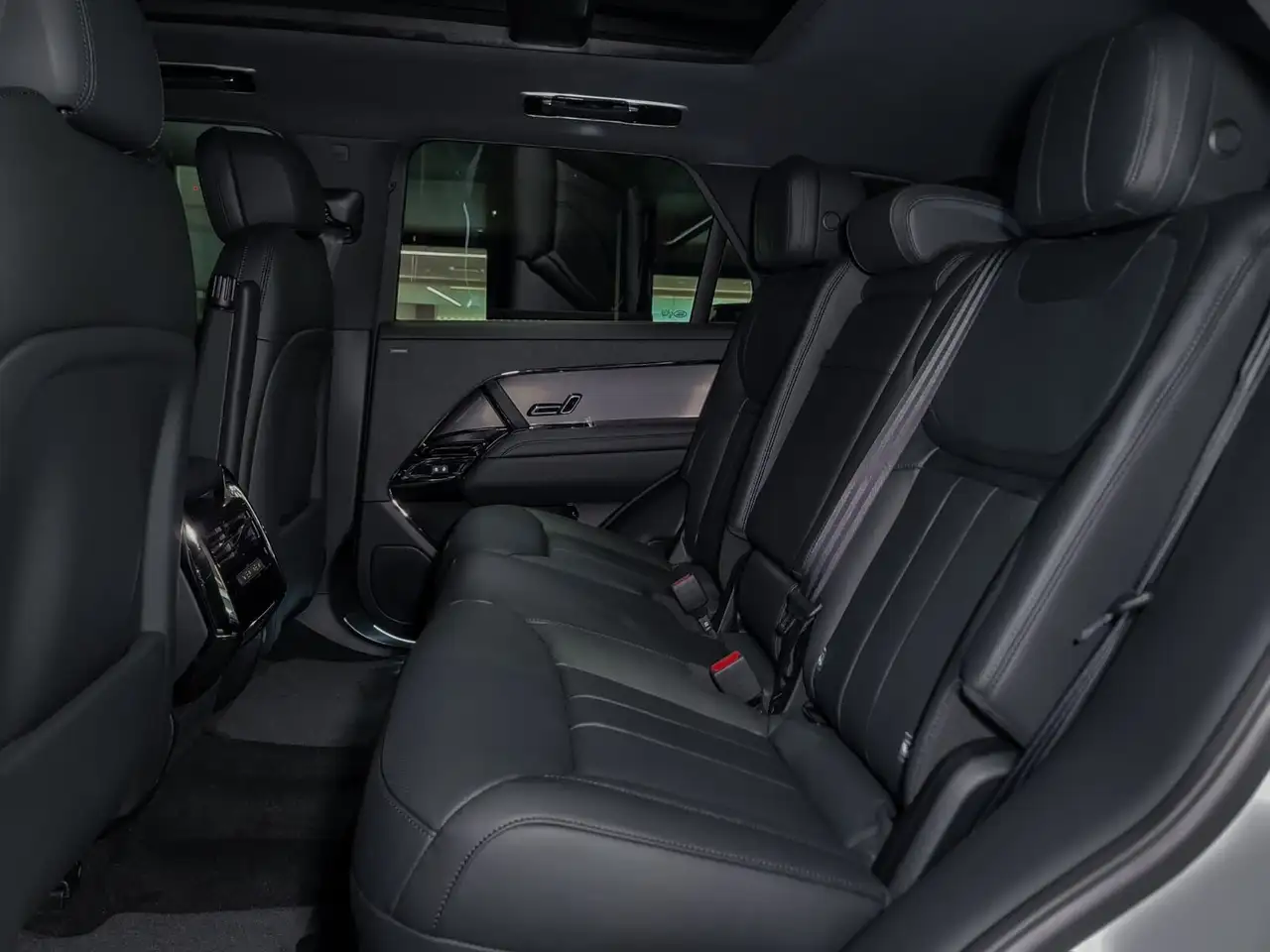 Land Rover Range Rover Sport снимка Land Rover Range Rover Sport