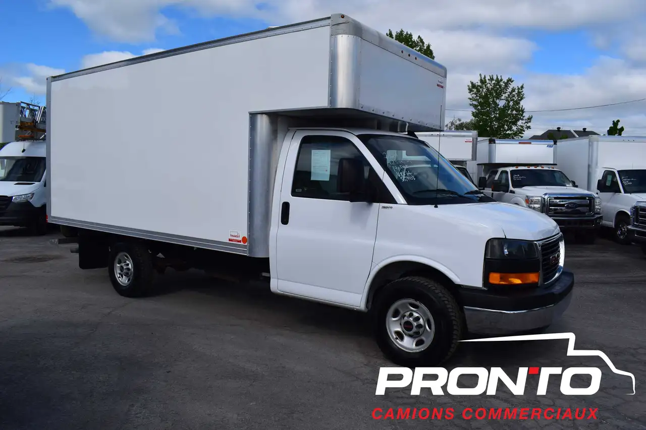 GMC Savana photo GMC Savana
