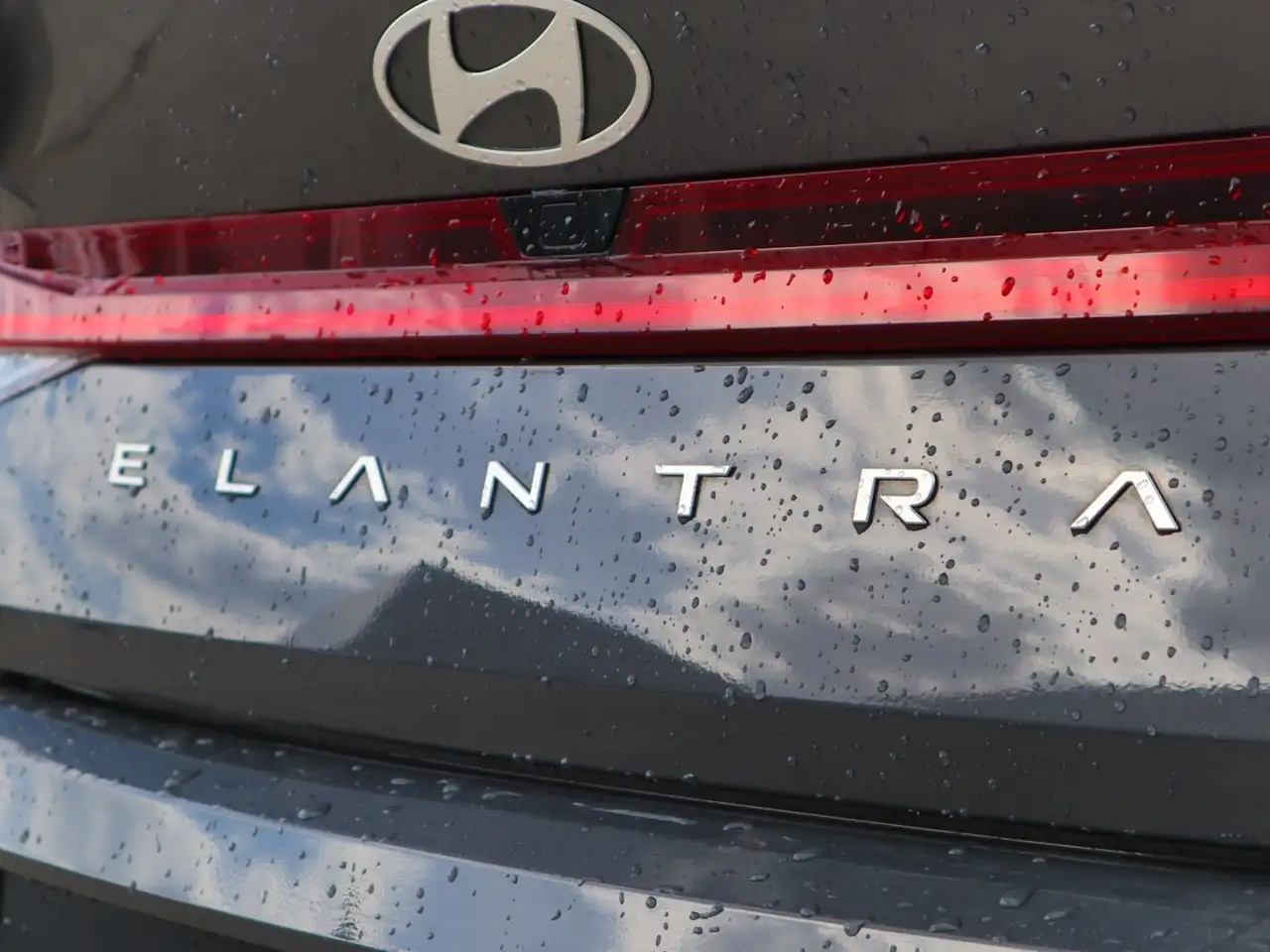 Hyundai ELANTRA снимка Hyundai ELANTRA