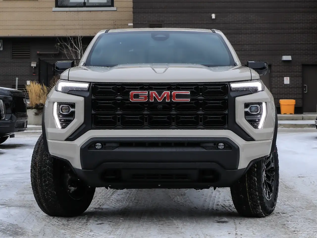 GMC Canyon photo GMC Canyon