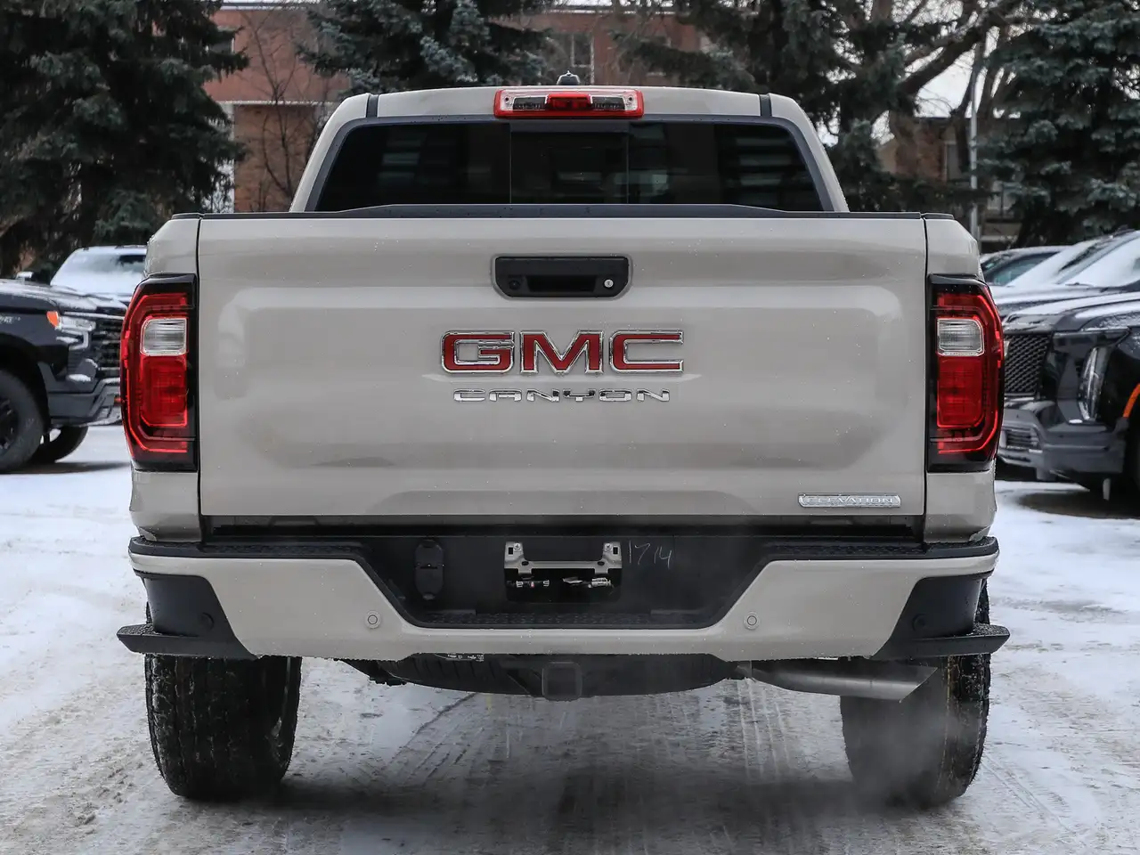 GMC Canyon photo GMC Canyon